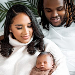 tee grizzley with his girlfriend and son
