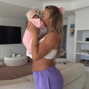 tammy hembrow and baby daughter