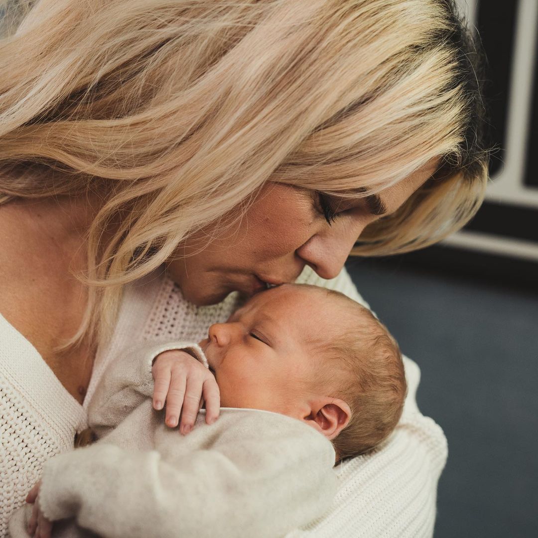 Singer Kimberly Perry Welcomes 1st Baby | BabyNames.com