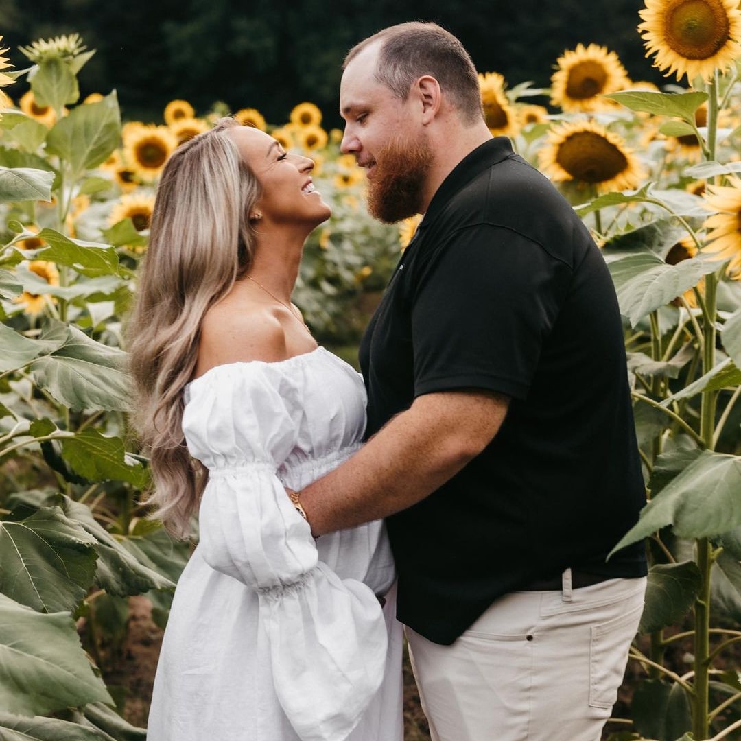 Luke Combs Welcomes Baby With Wife Nicole Babynames Com