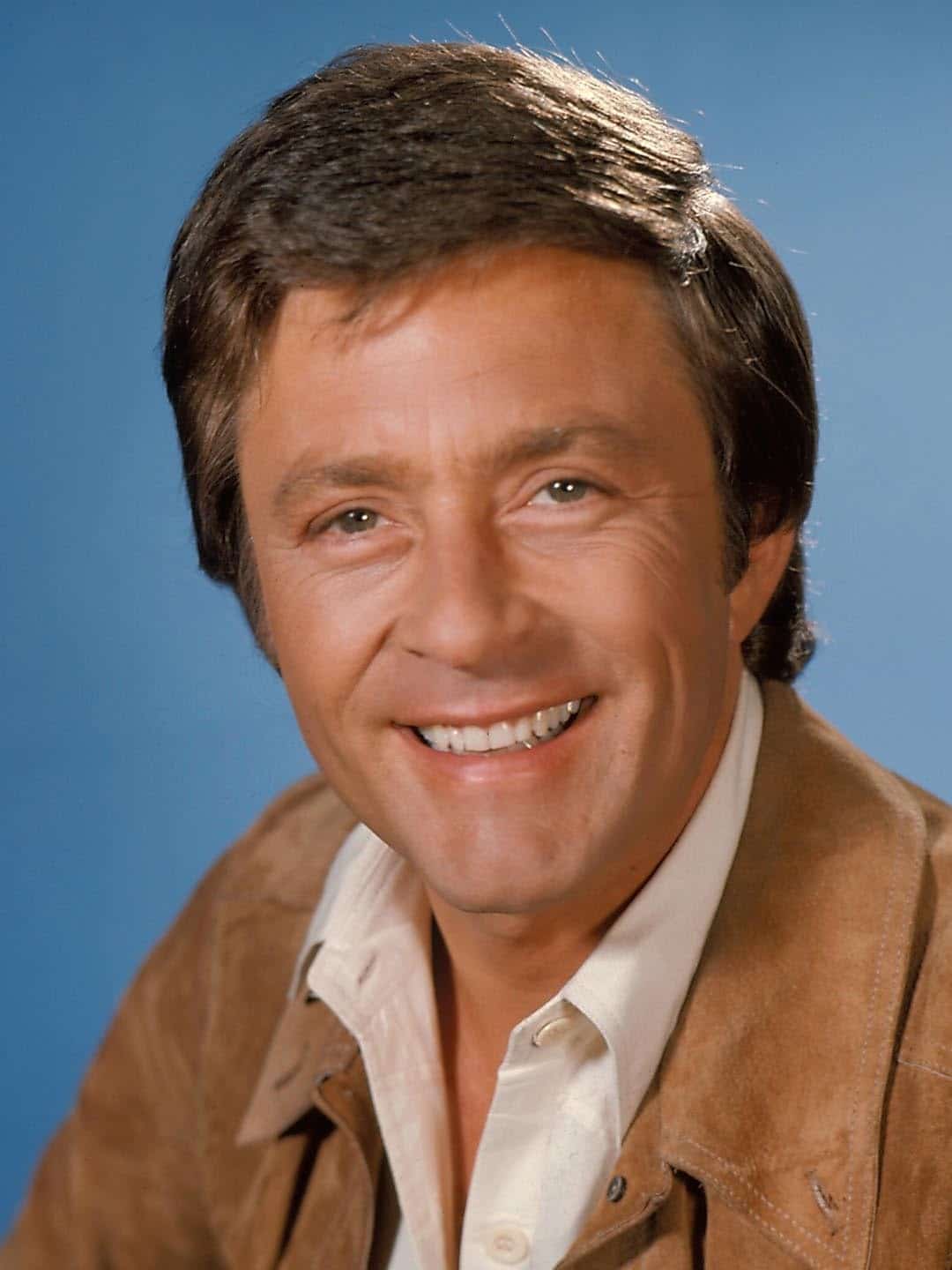 Actor Bill Bixby smiling at the camera